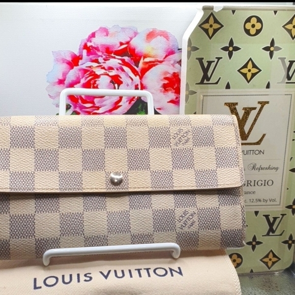 LOUIS VITTON Handbags - 💜✨️Louis Vitton Demier long Sarah Wallet